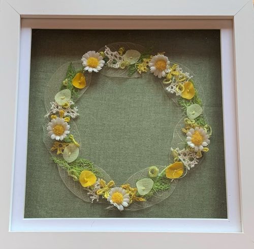 Amanda, Spring wreath, fabric.